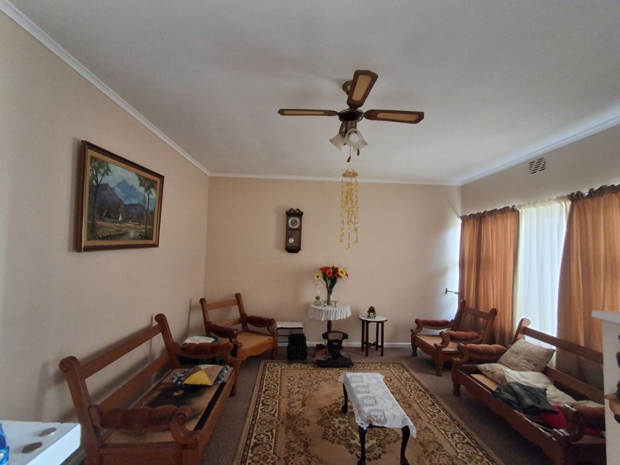 To Let 3 Bedroom Property for Rent in Churchill Estate Western Cape